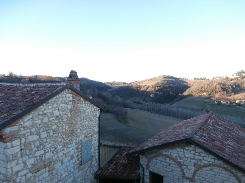 לינה וארוחת בוקר Cella Monte Benvenuti Altrove מראה חיצוני תמונה